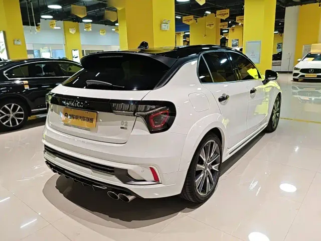 Lynk & Co 02 Hatchback — Фото автомобиля 4