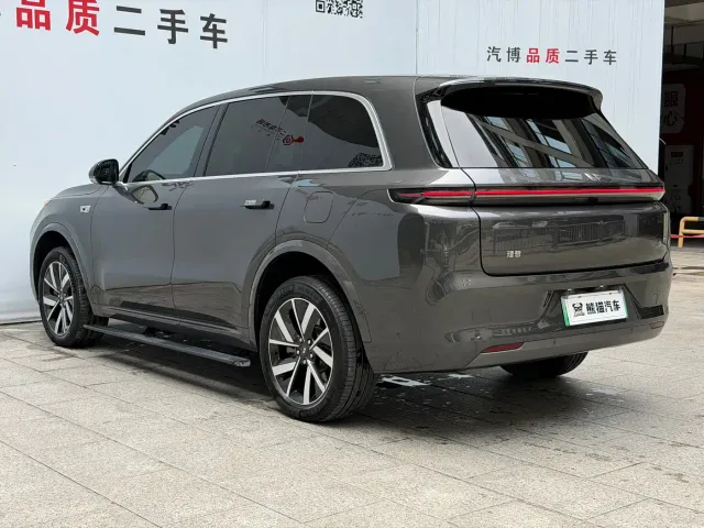 Li Auto L8 — Фото автомобиля 7
