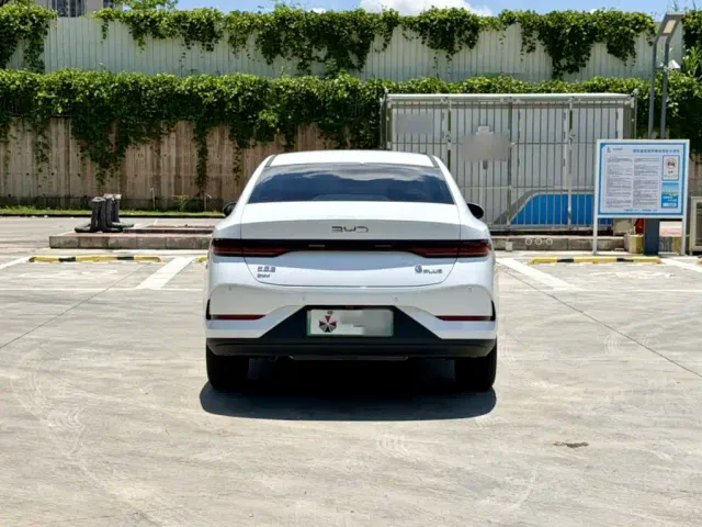 BYD Qin PLUS — Фото автомобиля 23