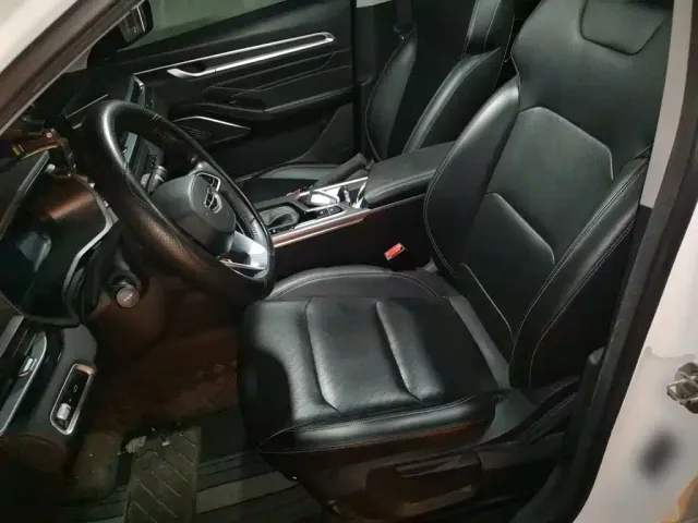 Geely Emgrand — Фото автомобиля 11