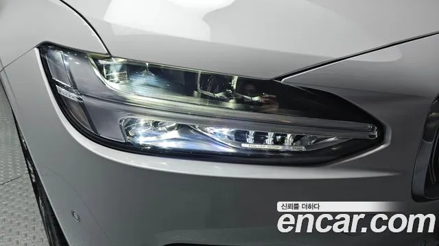 Volvo S90 — Фото автомобиля 7