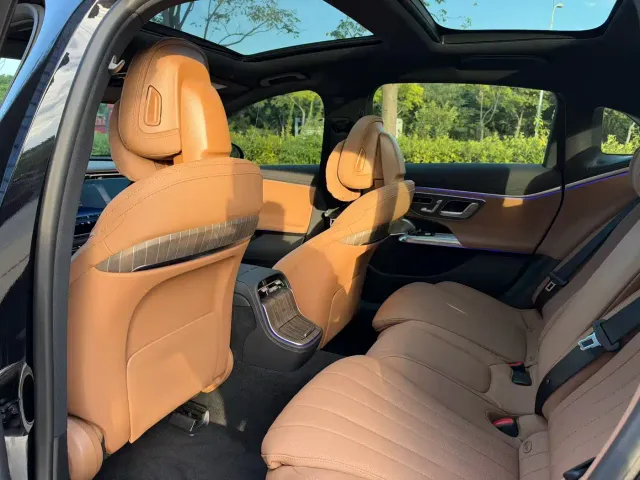 Mercedes-Benz E-Class — Фото автомобиля 7