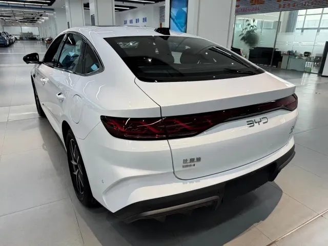 BYD Qin L — Фото автомобиля 4
