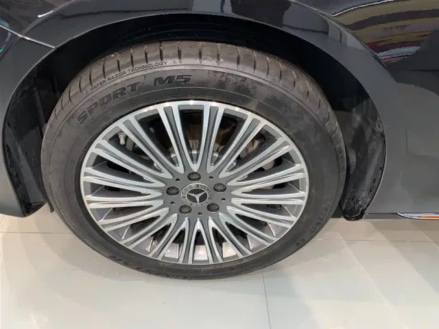 Mercedes-Benz E-Class — Фото автомобиля 21