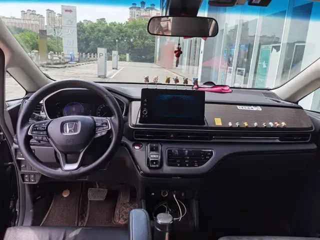 Honda Odyssey — Фото автомобиля 12
