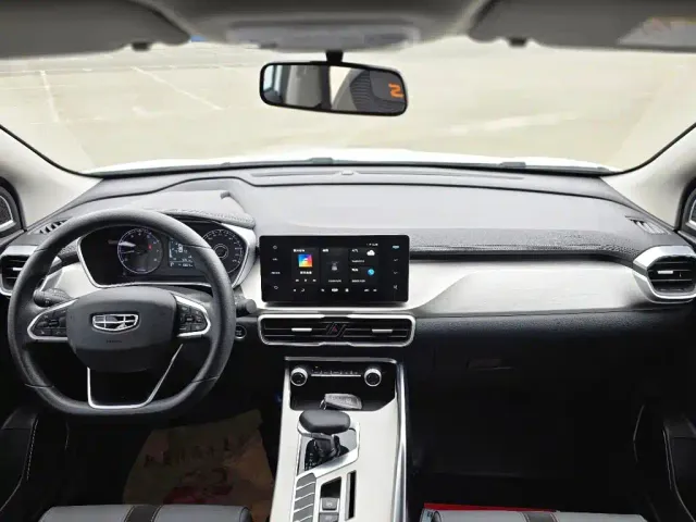 Geely Binyue — Фото автомобиля 9