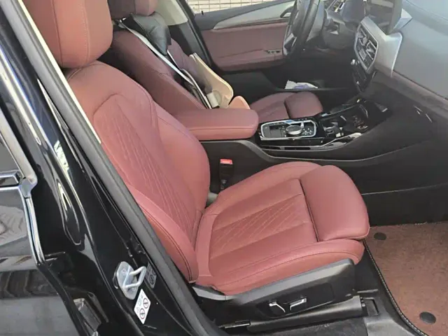 BMW iX3 — Фото автомобиля 8
