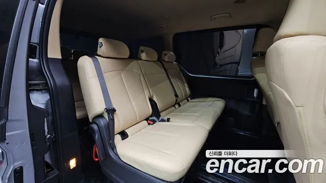 Hyundai Staria Staria 4WD Tourer 11 мест — Фото автомобиля 17