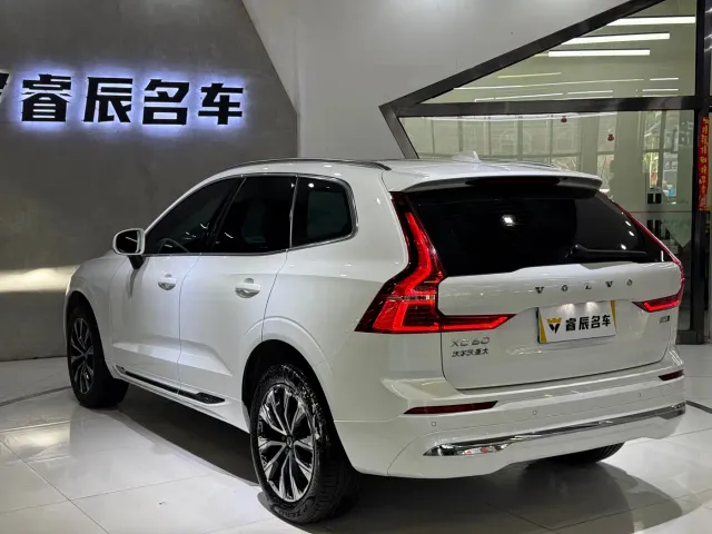 Volvo XC60 — Фото автомобиля 11