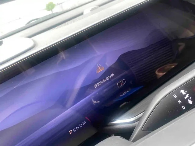 Buick Envision Plus — Фото автомобиля 5