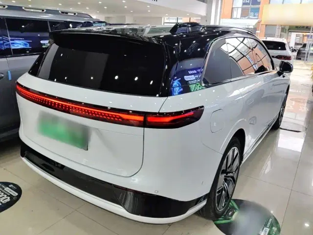 Xpeng G9 — Фото автомобиля 6
