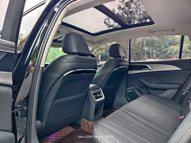 Hongqi H5 — Фото автомобиля 5