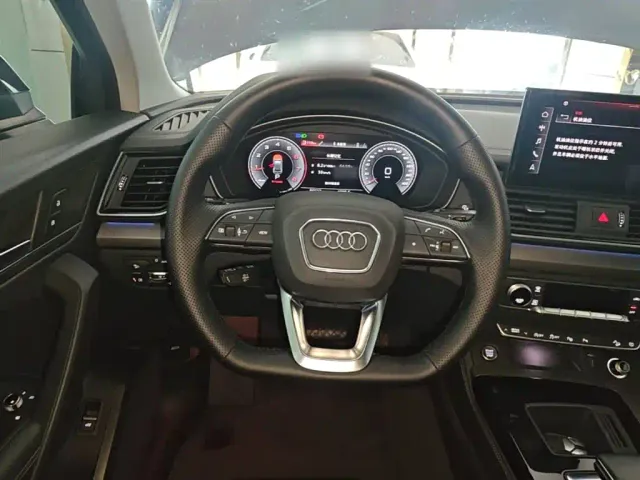 Audi Q5L — Фото автомобиля 10