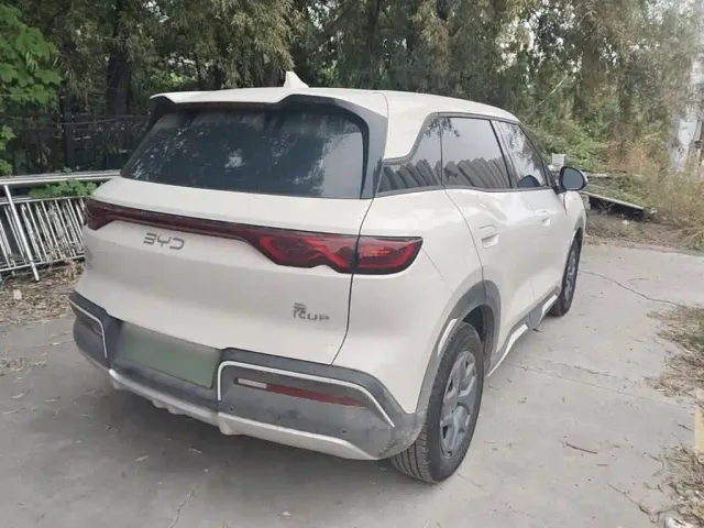 BYD Yuan UP — Фото автомобиля 6