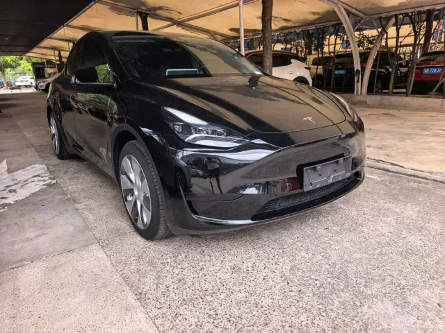 Tesla Model Y 2022 Facelift Rear-Wheel Drive Version — Фото автомобиля 3