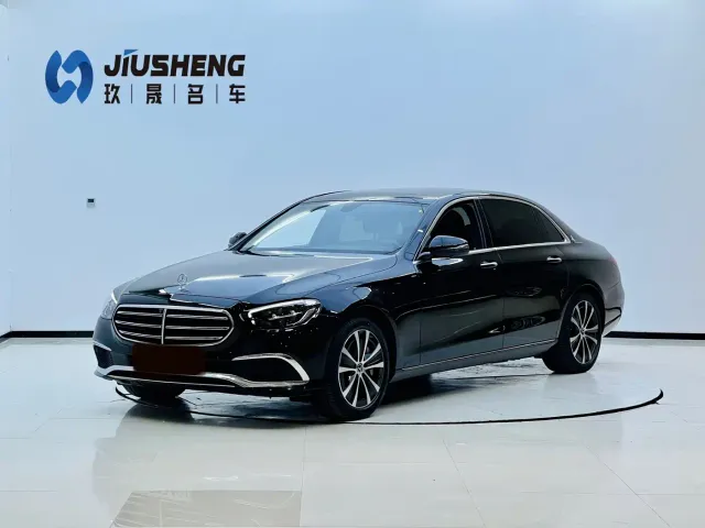 Фотография автомобиля — Mercedes-Benz E-Class