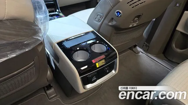 Kia Carnival Generation 4 — Фото автомобиля 18