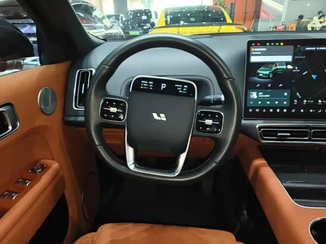 Li Auto L9 — Фото автомобиля 10