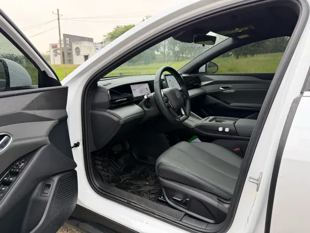 BYD Qin L — Фото автомобиля 8