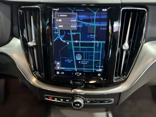 Volvo XC60 — Фото автомобиля 11