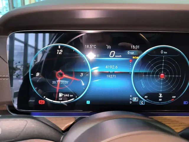 Mercedes-Benz E-Class — Фото автомобиля 11