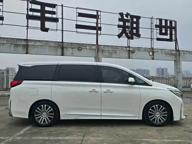 GAC Trumpchi M8 — Фото автомобиля 4
