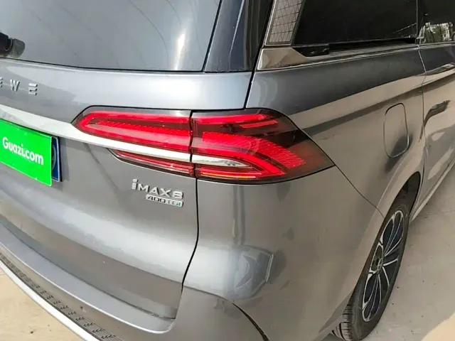 Roewe iMAX8 — Фото автомобиля 7