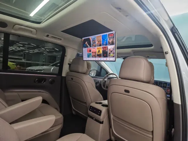 Li Auto i8 — Фото автомобиля 10