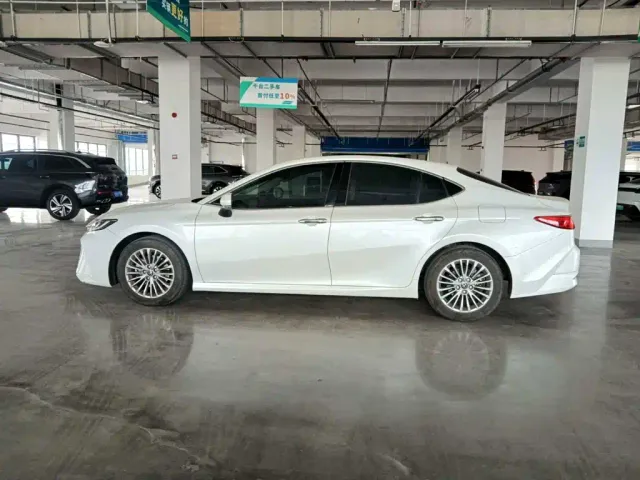 Toyota Camry — Фото автомобиля 3