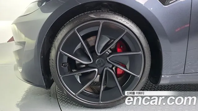 Tesla Model 3 — Фото автомобиля 4