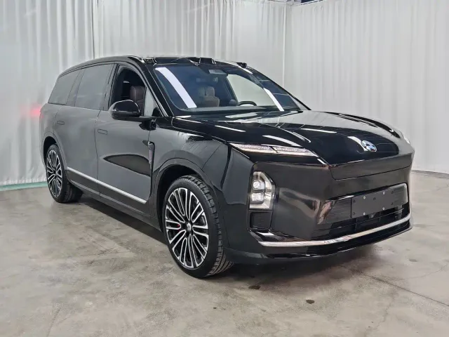 Nio ES8 — Фото автомобиля 3