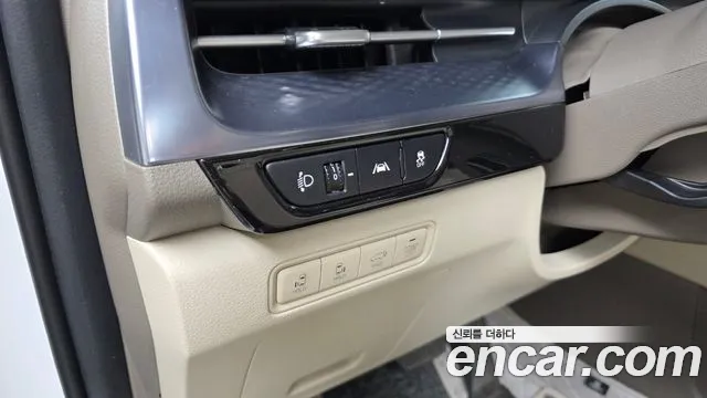 Kia Carnival Generation 4 — Фото автомобиля 25