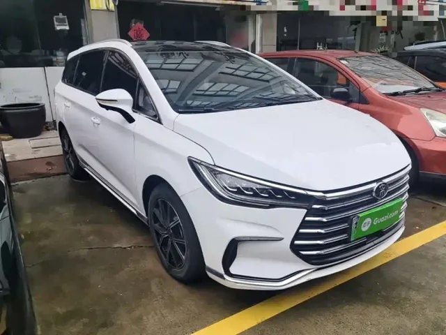 BYD Song MAX — Фото автомобиля 3