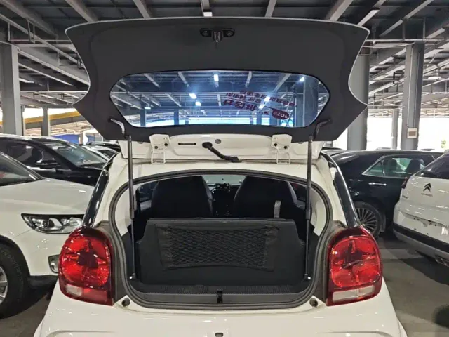 Roewe Clever — Фото автомобиля 18