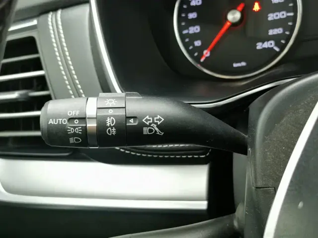 Roewe RX8 — Фото автомобиля 21