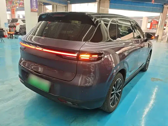 Leapmotor B10 — Фото автомобиля 6