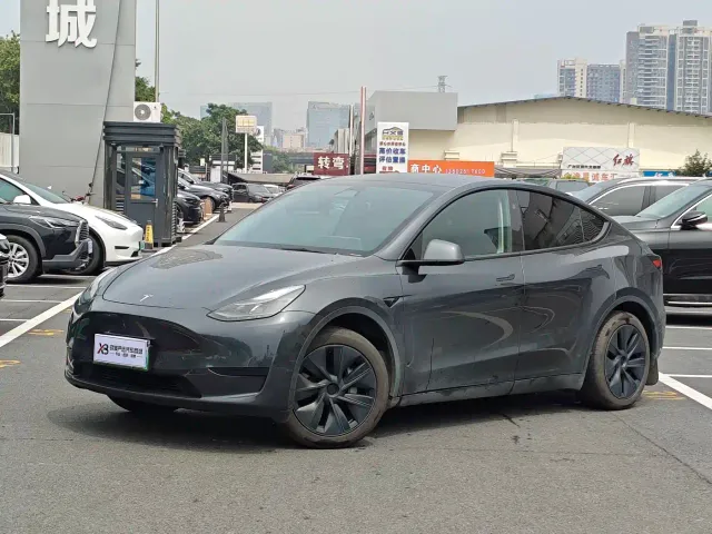 Фотография автомобиля — Tesla Model Y
