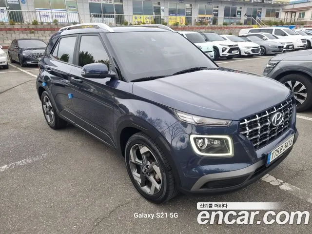 Hyundai Venue — Фото автомобиля 2