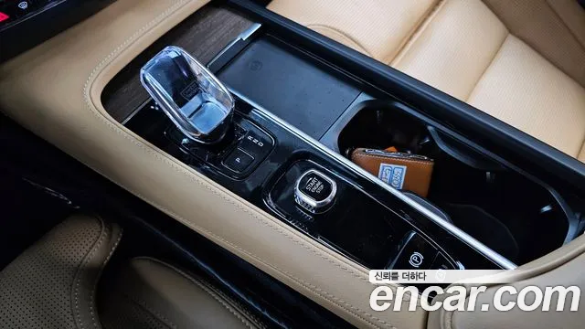 Вольво S90 — Фото автомобиля 9