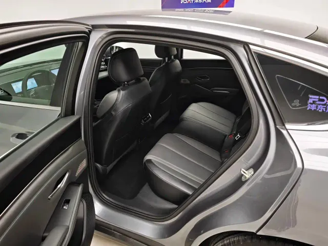 BYD Qin L — Фото автомобиля 17