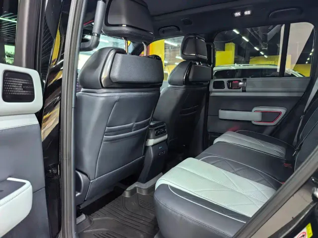 BYD FangChengBao Leopard 5 — Фото автомобиля 5
