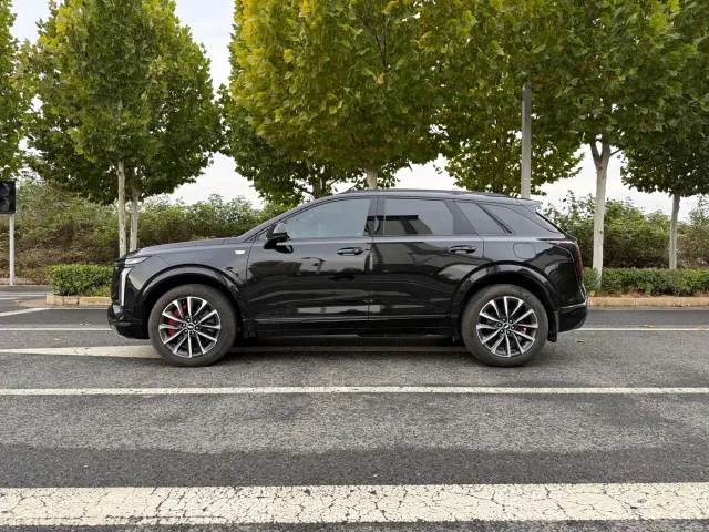 Cadillac XT5 — Фото автомобиля 4