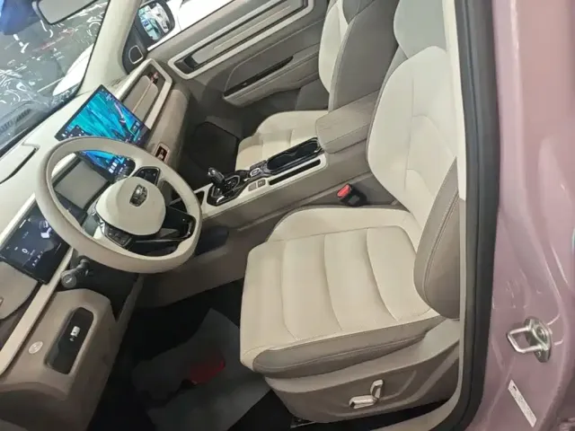 Geely ICON — Фото автомобиля 14