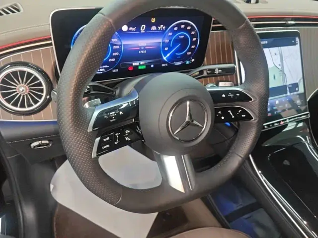Mercedes-Benz EQE SUV — Фото автомобиля 10