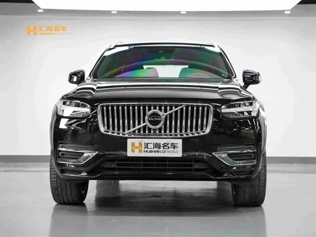 Volvo XC90 — Фото автомобиля 2