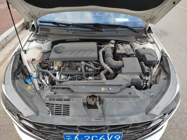 Hyundai Elantra — Фото автомобиля 10