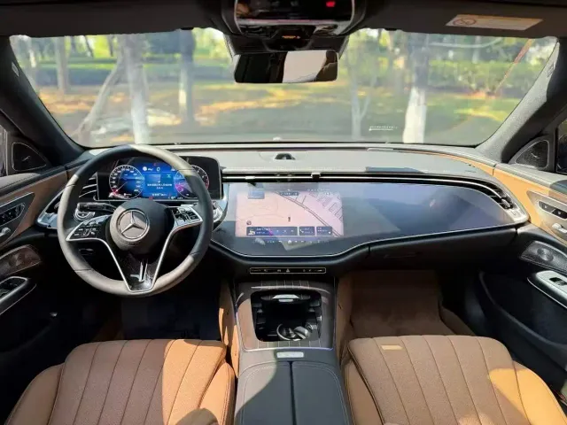 Mercedes-Benz E-Class — Фото автомобиля 5