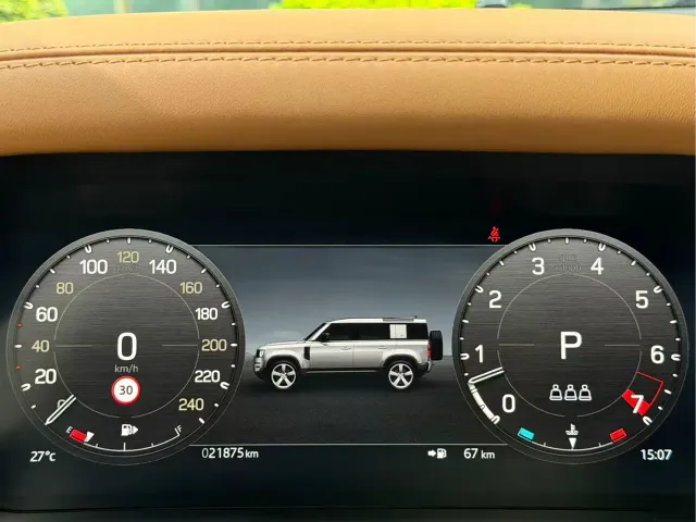 Land Rover Defender — Фото автомобиля 14