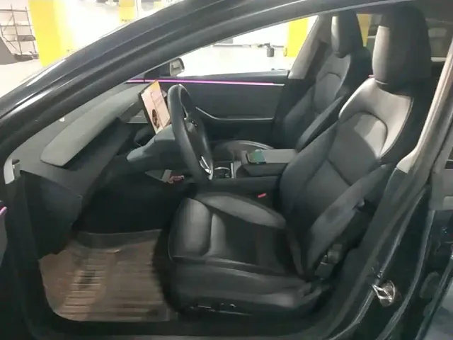Tesla Model 3 — Фото автомобиля 14