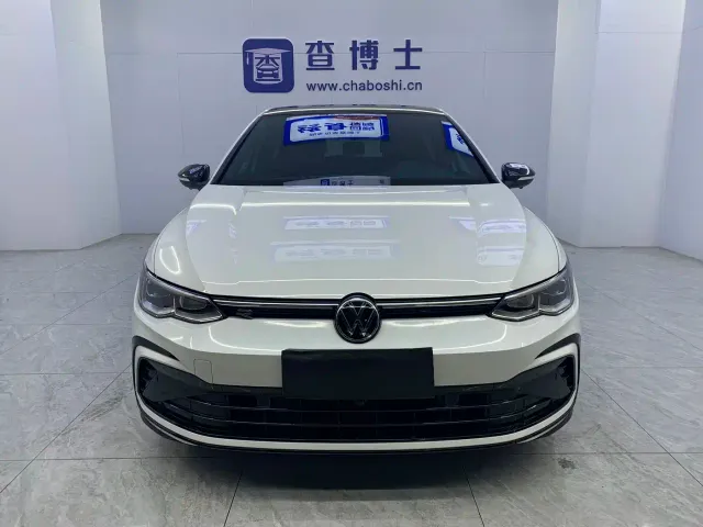 Volkswagen Golf — Фото автомобиля 2
